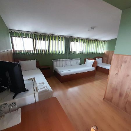 Fenerite Family Hotel Тарговыште Экстерьер фото