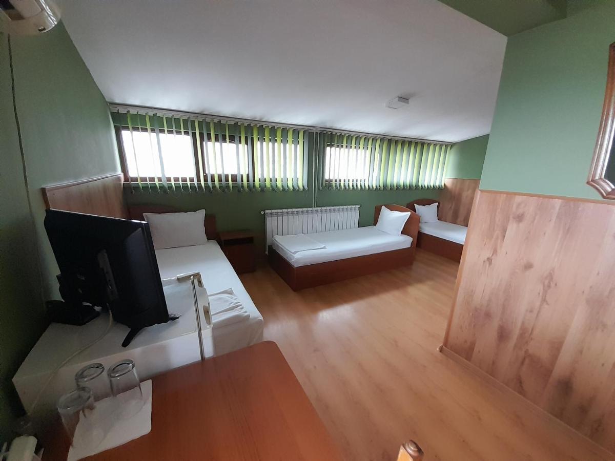 Fenerite Family Hotel Тарговыште Экстерьер фото