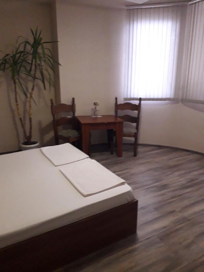 Fenerite Family Hotel Тарговыште Экстерьер фото