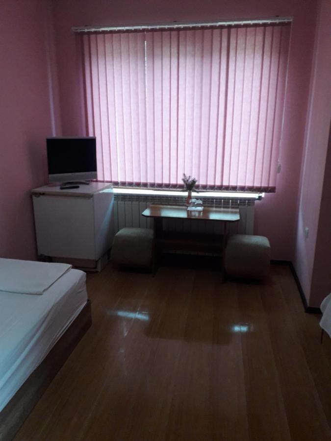 Fenerite Family Hotel Тарговыште Экстерьер фото